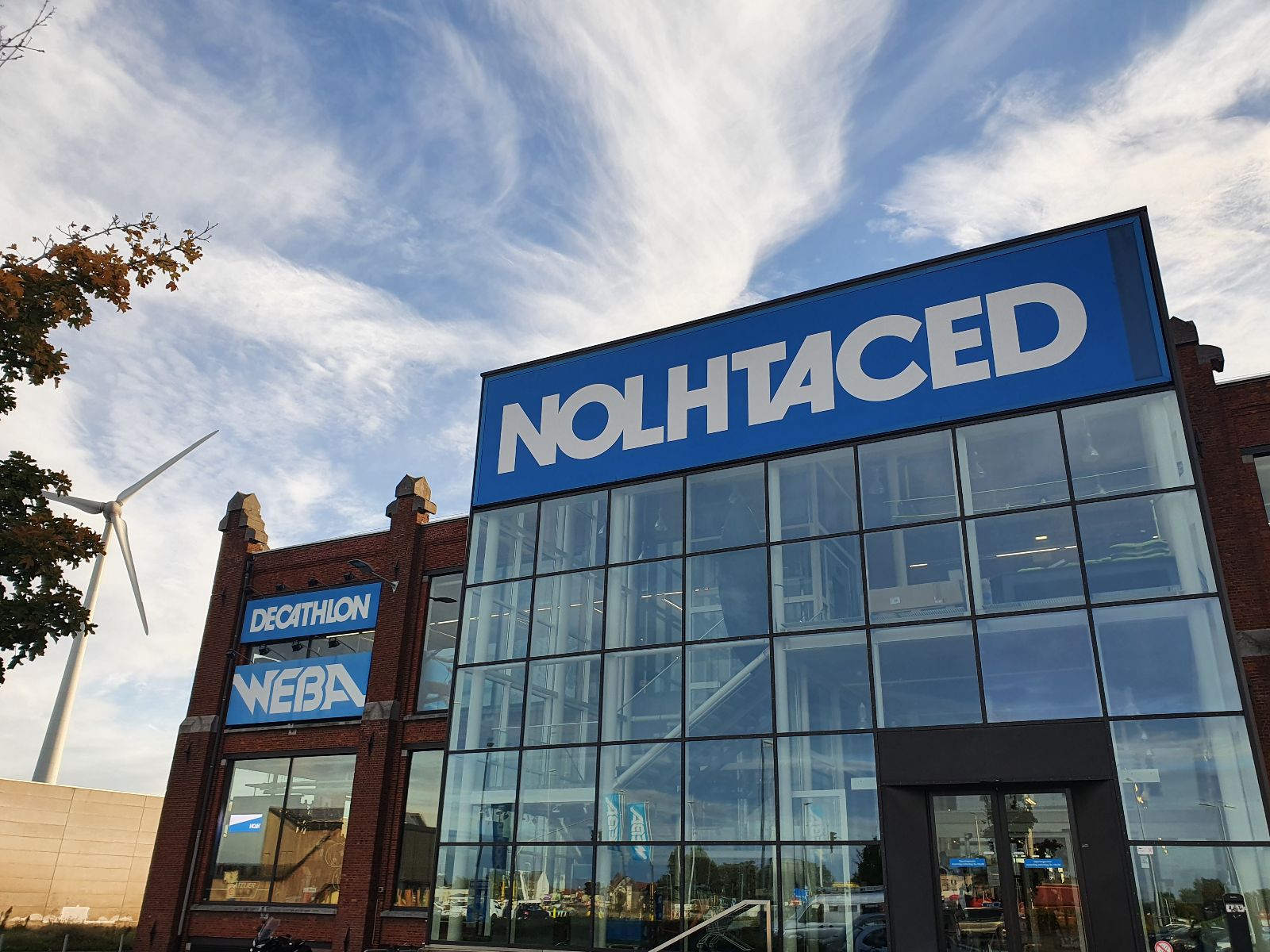 Nolhtaced
